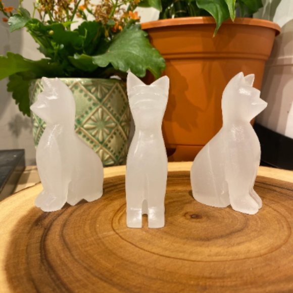 White Onyx 4" Cat Carving, Kid Room Decor, Hand Carved Cat Figurine Collectables - Picture 4 of 6